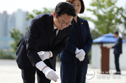 더불어민주당 정명근 화성시장 당선인, 송산동 현충탑 참배
