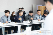 김동연, 현장 직원과 점심 함께하며 소통, 기회, 균등을 강조