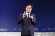 김동연, 10월 열리는 제27차 세계한인경제인대회 수원 유치 협약 체결