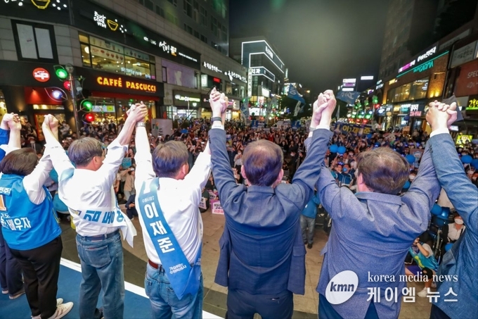 이재준 수원시장 후보젊음의 거리 나혜석거리서 마지막 유세 총력전<br>
(사진/ 이재준캠프 제공)