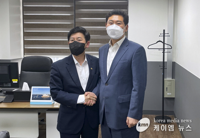 이상일 용인특례시장이 최상대 기재부 예산담당 2차관을 만나 시 현안 관련 지원을 요청했다.