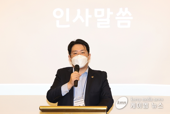 정보화위원회 소속인 조성환(위원장)