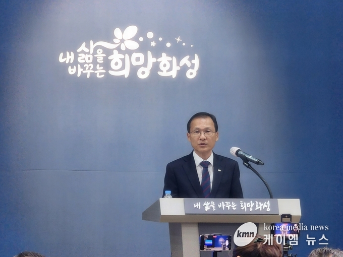 김근영 HU공사 사장은 “안전운전인증을 기반으로 믿고 타는 공영버스가 되도록 최선의 노력을 다하겠다.고 밝히고있다. 사진/김영진기자