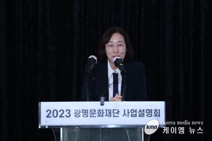 어연선 대표이사가 재단의 정책방향을 발표 하고있다.