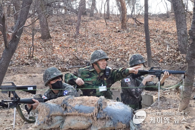 3월 20일(월), 55사단 부발읍대 예비군소대장인 김창섭씨가 예비군 작계향방훈련에 참여하고 있다.