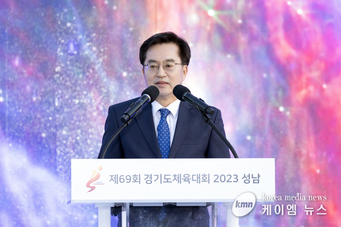 김동연 경기도지사가 11일 성남종합운동장에서 열린 제69회 경기도체육대회 개회식에 참석해 스포츠를 통한 건전한 경쟁과 화합을 당부하고있다. 사진/김영진기자