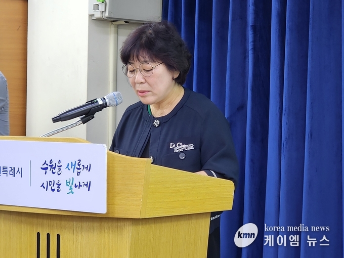 박란자 복지여성국장이 브리핑을하고있다. 사진/김영진기자