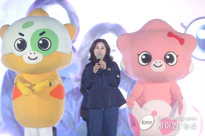 새솔동 자생특화축제 축사중인 김경희의장