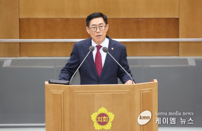 사진/도시환경위원회 박명수 의원(국민의힘, 안성 2) 산업단지 인허가 신속 처리 방안 마련을 촉구하고있다.