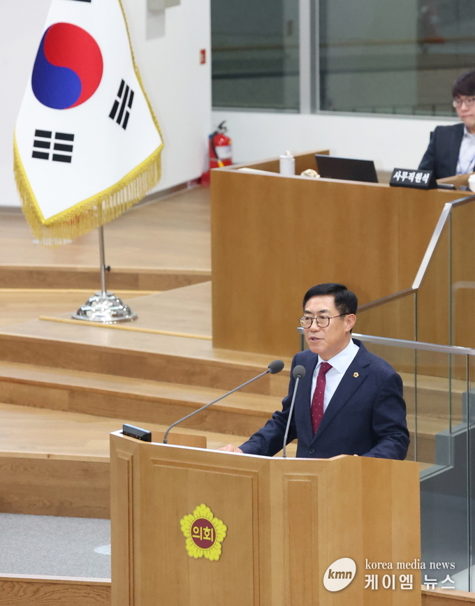 사진/도시환경위원회 박명수 의원(국민의힘, 안성 2) 산업단지 인허가 신속 처리 방안 마련을 촉구하고있다.