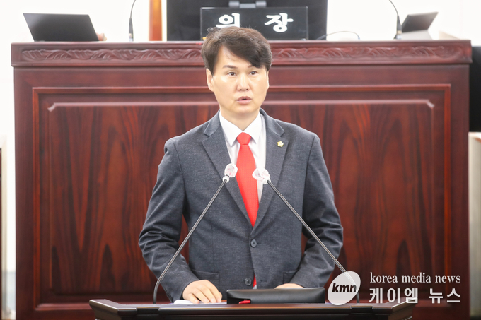 사진/5분 자유발언을 진행 중인 송선영 의원