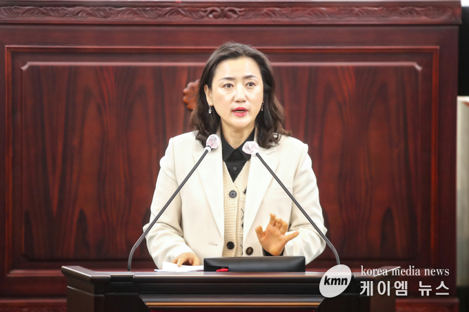 사진/5분 자유발언을 진행 중인 이은진 기획행정위원장