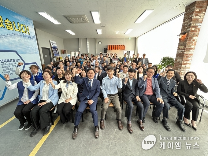 사진/윤종군 당선인 캠프 제공