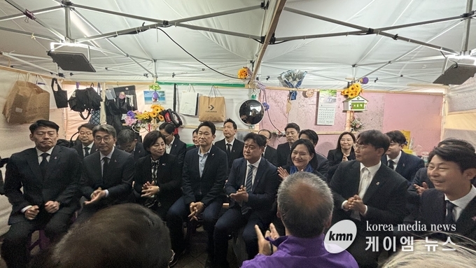 사진/윤종군 당선인 캠프 제공