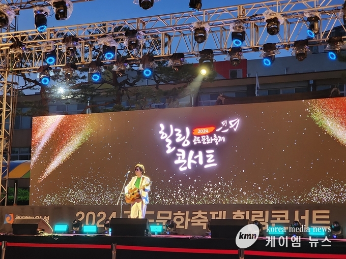 소프트락의 레전드 이치현이 노래를 하고있다.<사진/김영진기자>