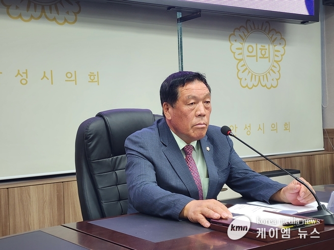사진/인사말을 하고있는 안정열의장 <사진/김영진 기자>