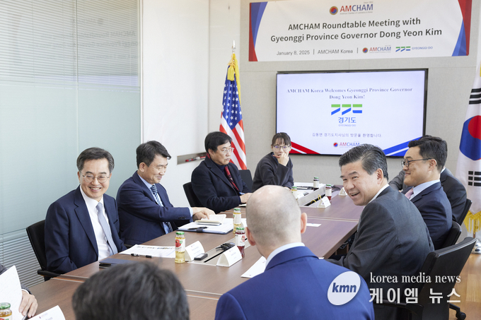 김동연 경기도지사가 주한미국상공회의소(AMCHAM) 방문해 한국에서의 적극적 기업활동과 투자를 요청 하고있다. 사진 /경기도청 제공 