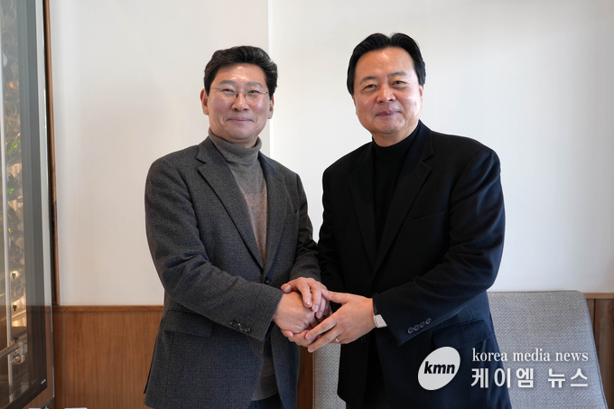  조현동 주미국대한민국대사 미국도시교류와 경제, 외교 정책에 대해 의견을 나눴다. 사진/용인특례시청 제공 