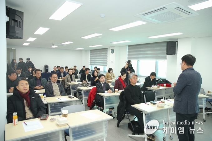 화성특례시의회 의원 대상 청렴 교육을 실시했다 사진/화성특례시의회 제공