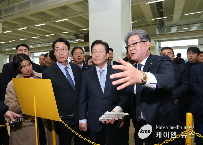 아비만엔지니어링 대표가 설명하고 있다