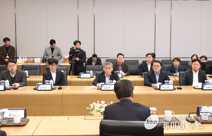 김 지사는 평택캠퍼스를 찾아 총력 지원을 약속했다 사진/경기도청 제공
