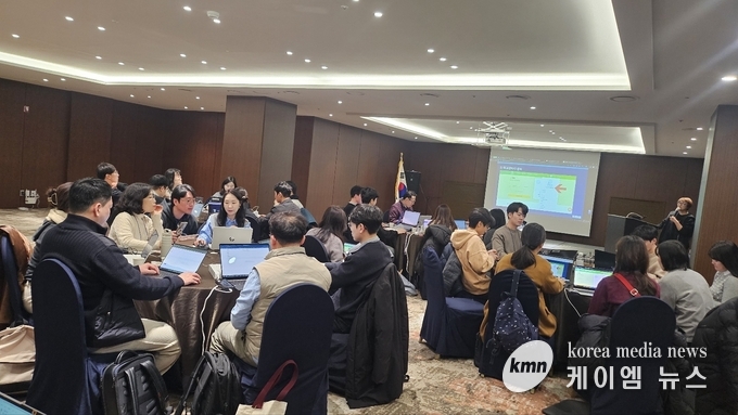 하이러닝 활용 학생 맞춤형 교육 실천 리더교사 역량강화 연수 사진/경기도교육청 제공