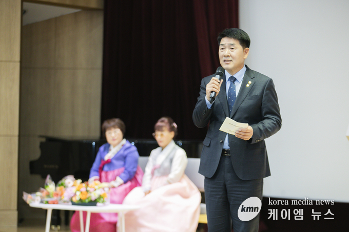 화성특례시의회 배정수 의장이 축사를 하고 있다 사진/화성특례시의회 제공