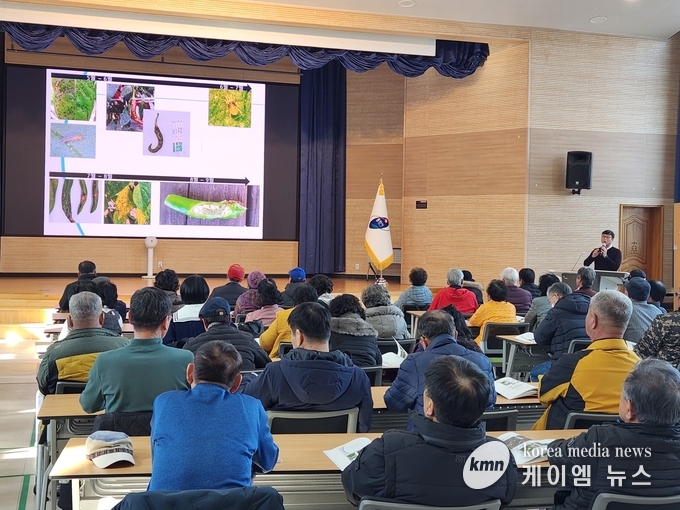 용인특례시의 농업인 상설 교육 중 14일에 진행된 '고품질 고추재배 기술 교육' 현장 모습 사진/용인특례시청 제공