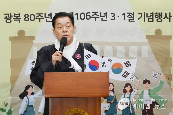 수원시장이 기념사를 하고 있다. 사진/수원특례시청 제공