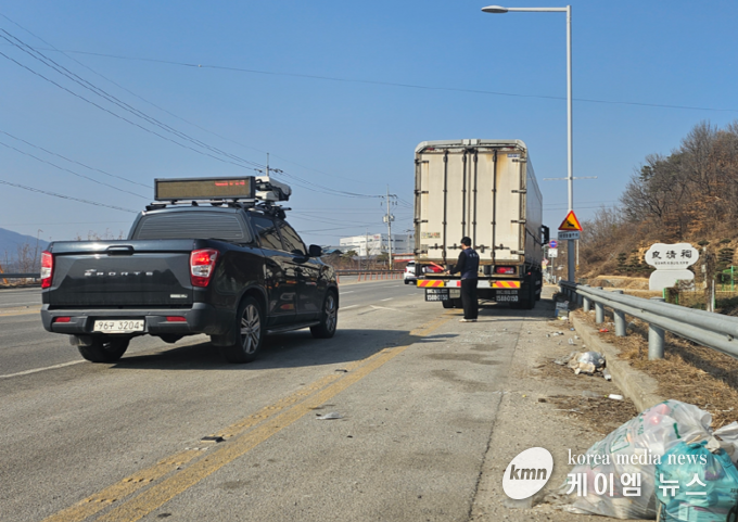  물류창고 주변 불법행위 점검 사진/안성시청 제공