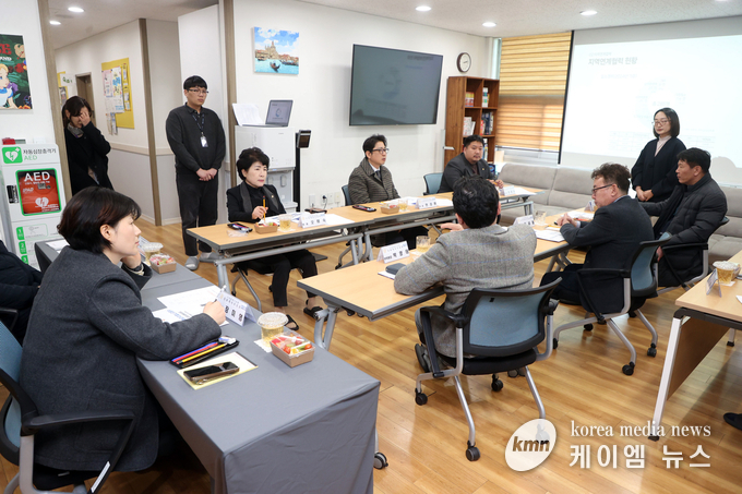 수원 남·여 단기청소년쉼터 방문하여 현장 점검 개선방안을 논의하있다. 사진/수원특례시의회 제공