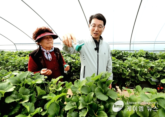 김 부지사농어민에게 정당한 기회를 제공하는 정책”이라고 설명하고 있다.