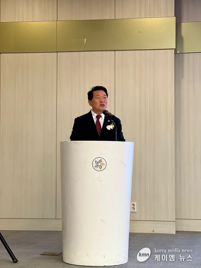 농정해양위원회 방성환 위원장은 2025 동물방역 국제전문가 초청 국제워크숍에 참석해 축사를 하고 있다. 사진/경기도의회 제공