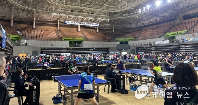  제7회 화성특례시장기 탁구대회를 하고 있다. 사진/화성특례시청 제공