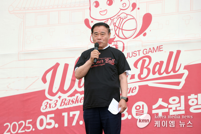 이재식 의장이 축사를 하고있다. 사진/수원특례시의회 제공