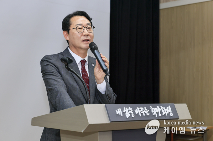 정명근 화성특례시장이 인사말을 하고 있다. 사진/화성특례시청 제공