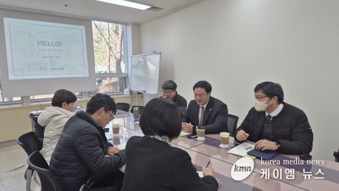파주시노인복지관이 2025년 「경기복지현안우선지원사업」에 최종 선정 사진/경기도의회 제공