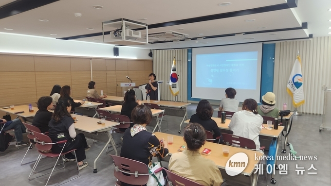 오산시, 여성친화도시 시민참여단 대상으로 역량 강화교육 하고 있다. 사진/오산시청 제공