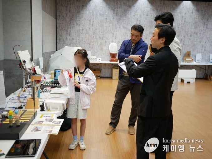 제46회 경기도학생과학발명품경진대회를 열고 있다.