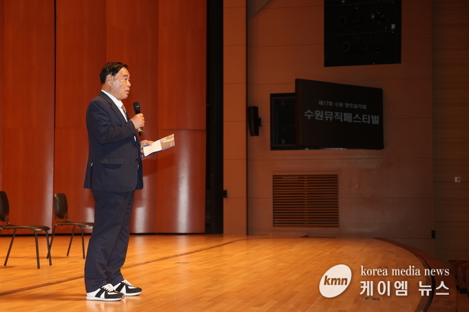 이재식 의장이 축사를 하고 있다. 사진/수원특례시의회 제공