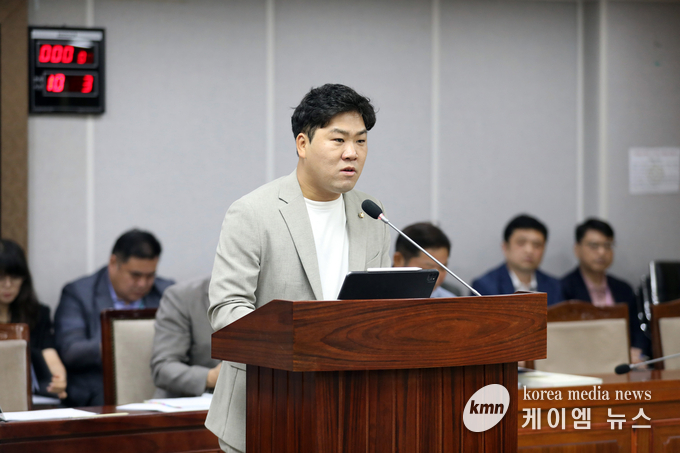 수원특례시의회 이대선 의원(더불어민주당, 율천·서둔·구운·입북) 사진/ 수원특례시의회 제공