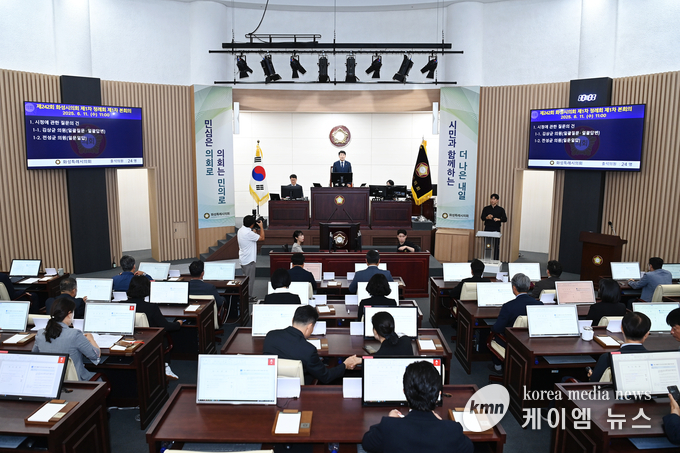 제242회 1차 정례회 제2차 본회의 모습 사진/화성특례시의회 제공