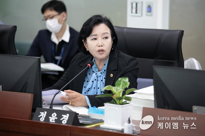 정윤경 부의장은 농업인 보험 확대 필요성을 강력히 제기하고 있다. 사진/경기도의회 제공