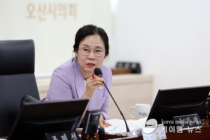 송진영의원은 오산시와 화성시와의 하수처리 유지관리에 관한 불공정한 행정 처리에 대해 강하게 질타했다. 사진/오산시의회 제공