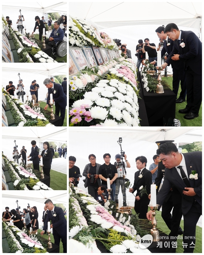 배정수 의장 및 정명근 시장 헌화하고 있다. 사진/화성특례시의회 제공
