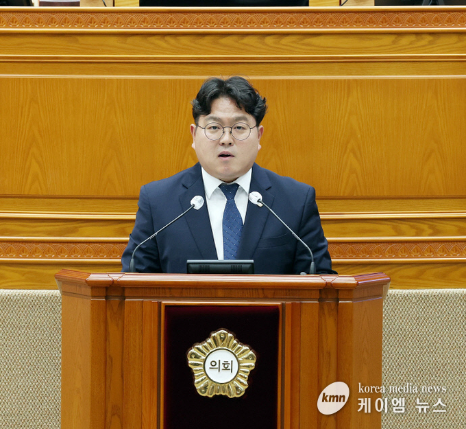 5분 자유 발언을 하고 있는 채진기 의원의 모습 <사진/안양시의회>