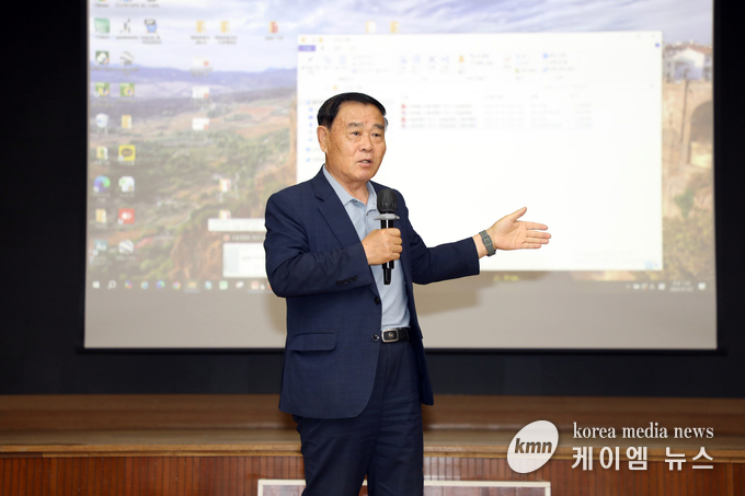 이재식 의장은 수원비행장으로 인한 시민불편이 공정한 보상과 실질적인 대책 마련을 위한 중요한 출발점이 될것이라고 하고 있다. 사진/수원특례시의회 제공