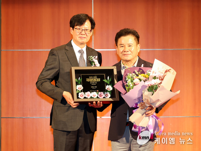 경기도의회 문병근 의원. '2025 OBS 자치분권 대상' 수상 사진/경기도의회 제공