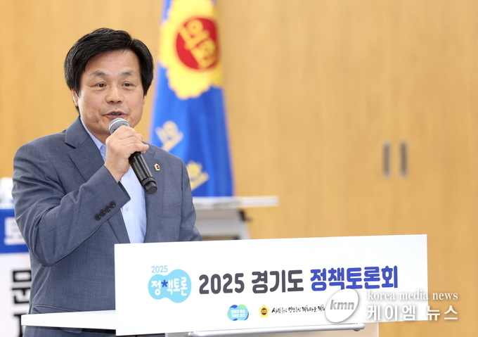 문형근 위원장이 축사를 하고 있다. 사진/ 경기도의회 제공
