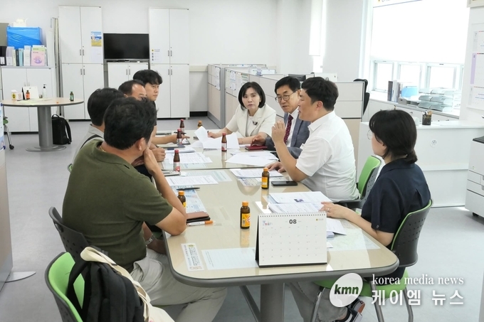 박명수·황세주 의원, 낚시업계 SOS...유해야생동물 피해 예방 정담회를 열고있다. 사진/경기도의회 제공